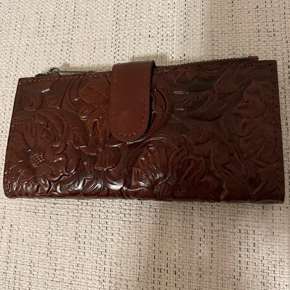 Brand new without tags Patricia Nash bifold wallet. All leather, tooled. Zipper
